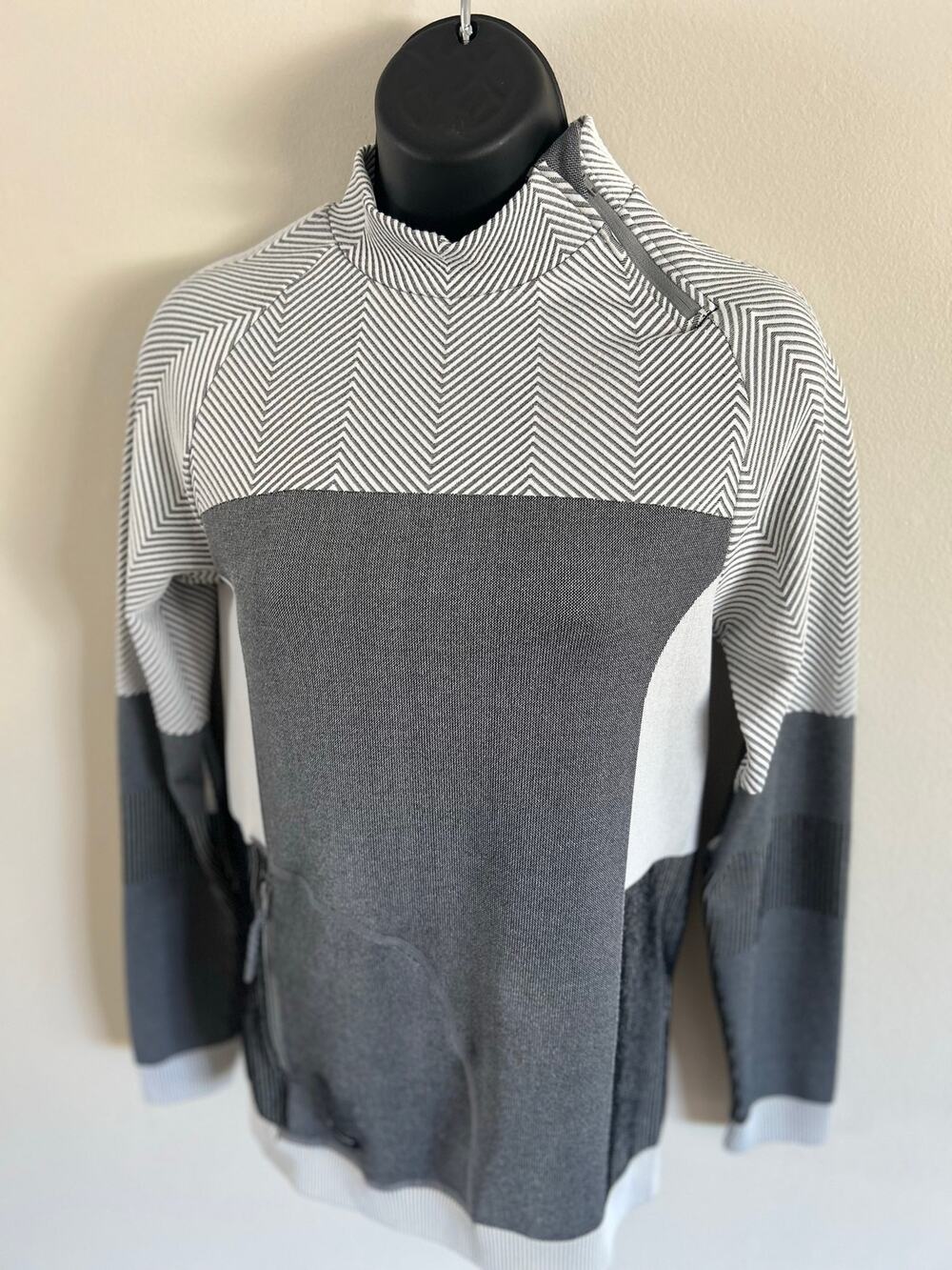 Levelwear Mock Neck Pullover XS Gray Chevron Textured Athletic Top